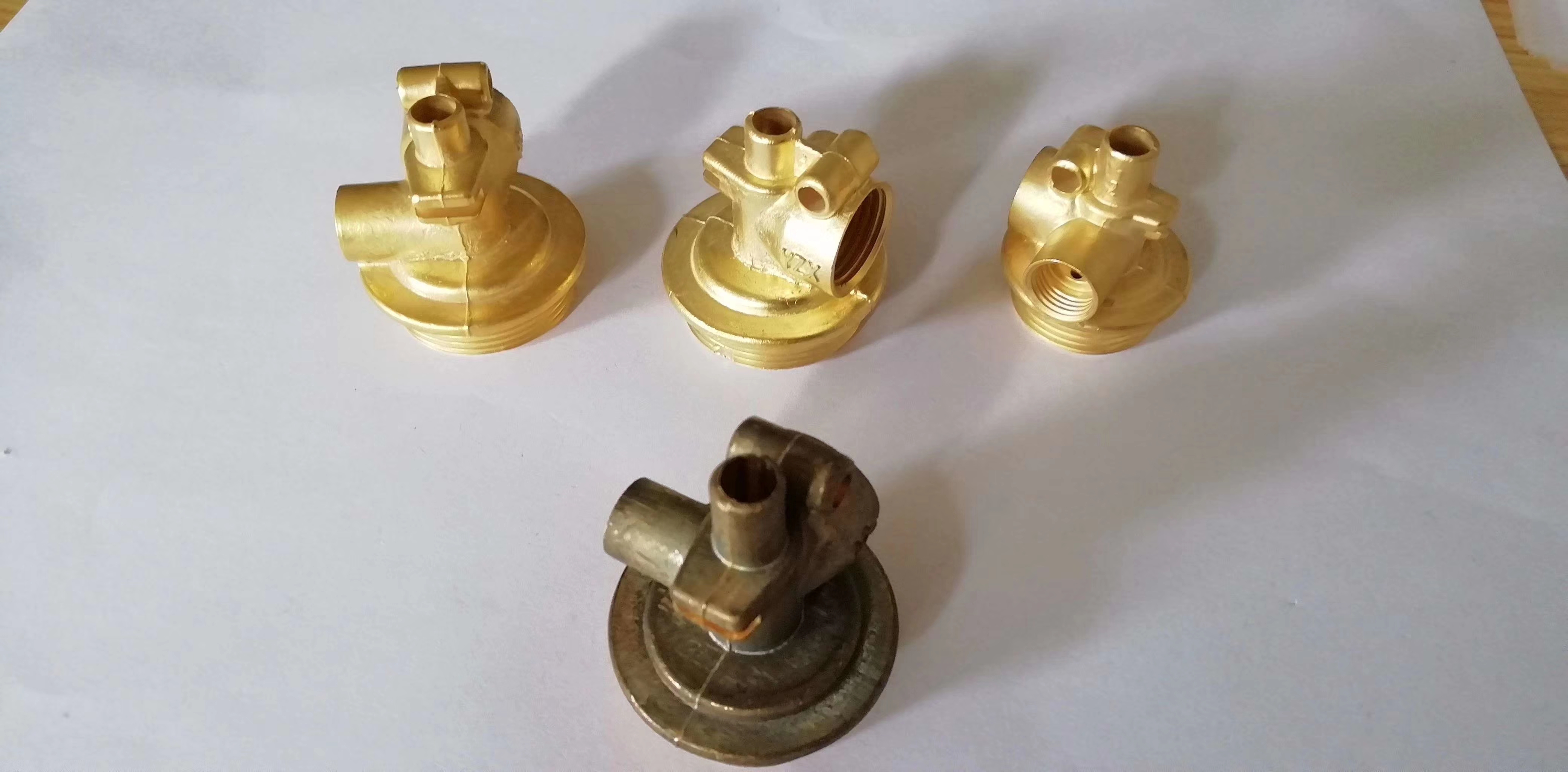 Процесс полировки латунного шарового крана